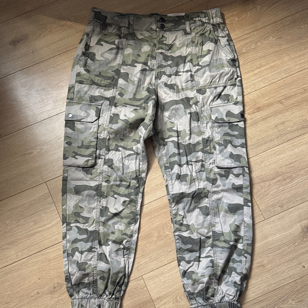 SO Camouflage Cargo Pants - Green and Gray